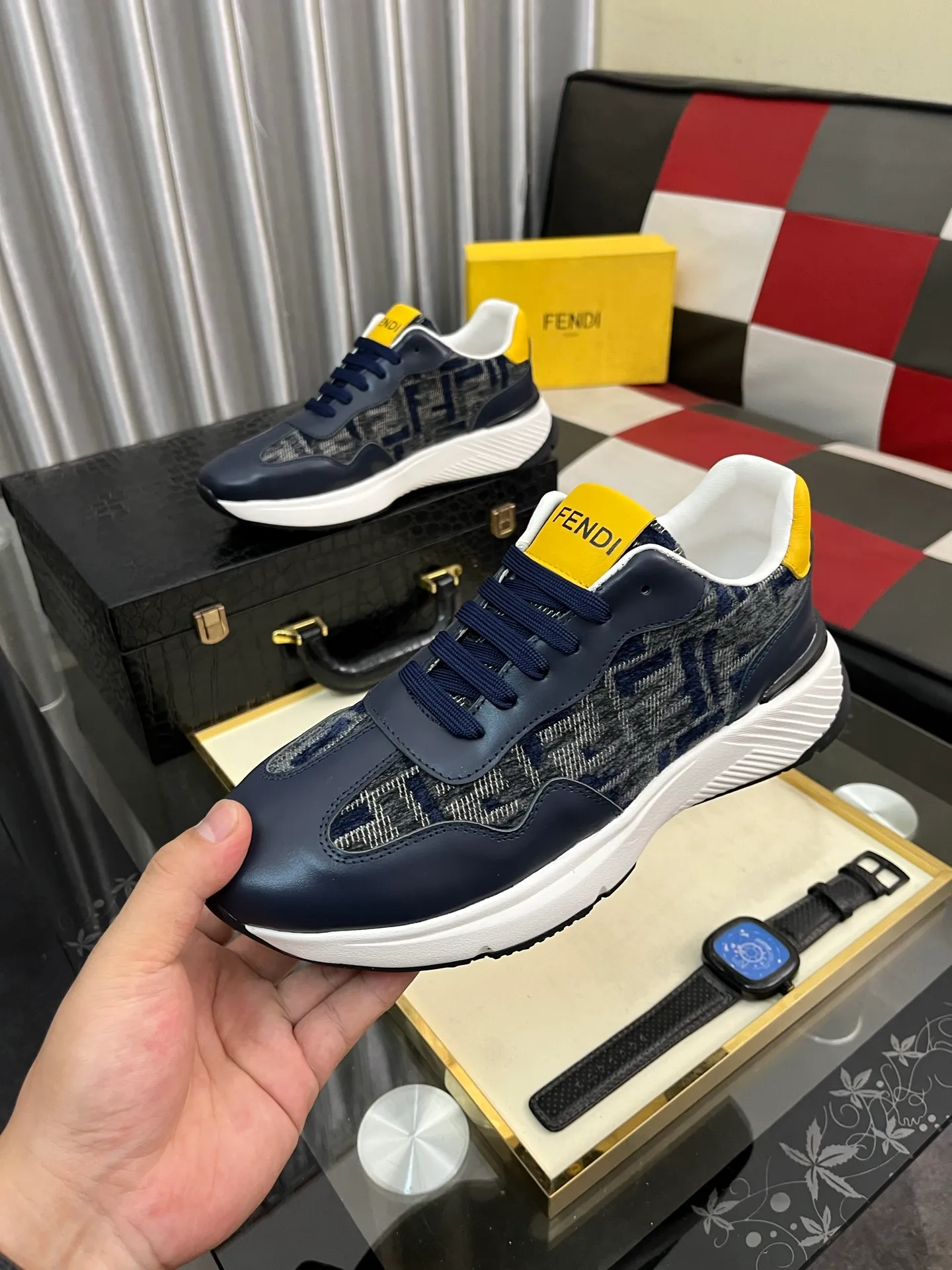 Men's Men's Shoes💰458⌚️⌚️[Fendi] Fendi's latest casual shoes for men! Available at counters simultaneously! A one-to-one replica of the original. Made entirely of imported top-grain calfskin, the interior is made of top-grain water-dyed cowhide, and the original factory-supplied rubber outsole. Leading new fashion concepts. Matching code: 38-443️⃣Colors available